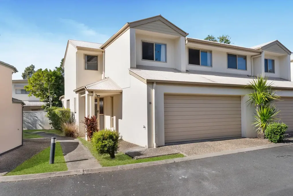 16/2 Weir Drive, Upper Coomera, QLD 4209