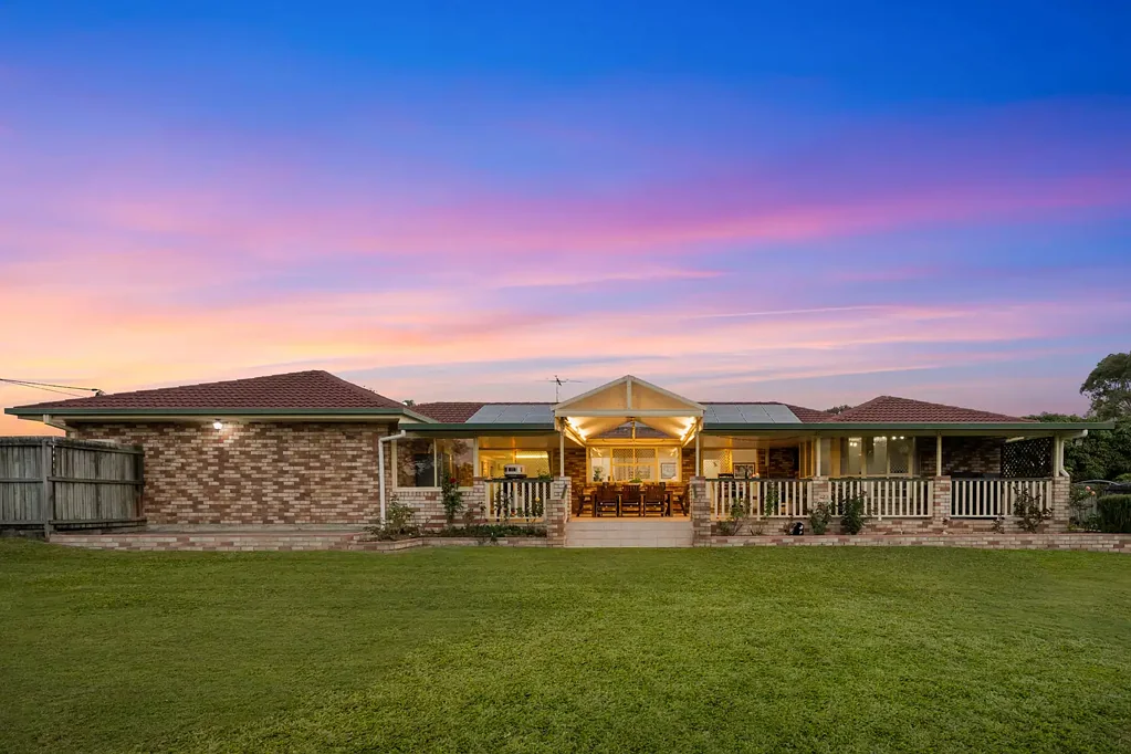 Burpengary East 5ห้องนอน Family Acreage with Shed, Side Access & Room to Grow