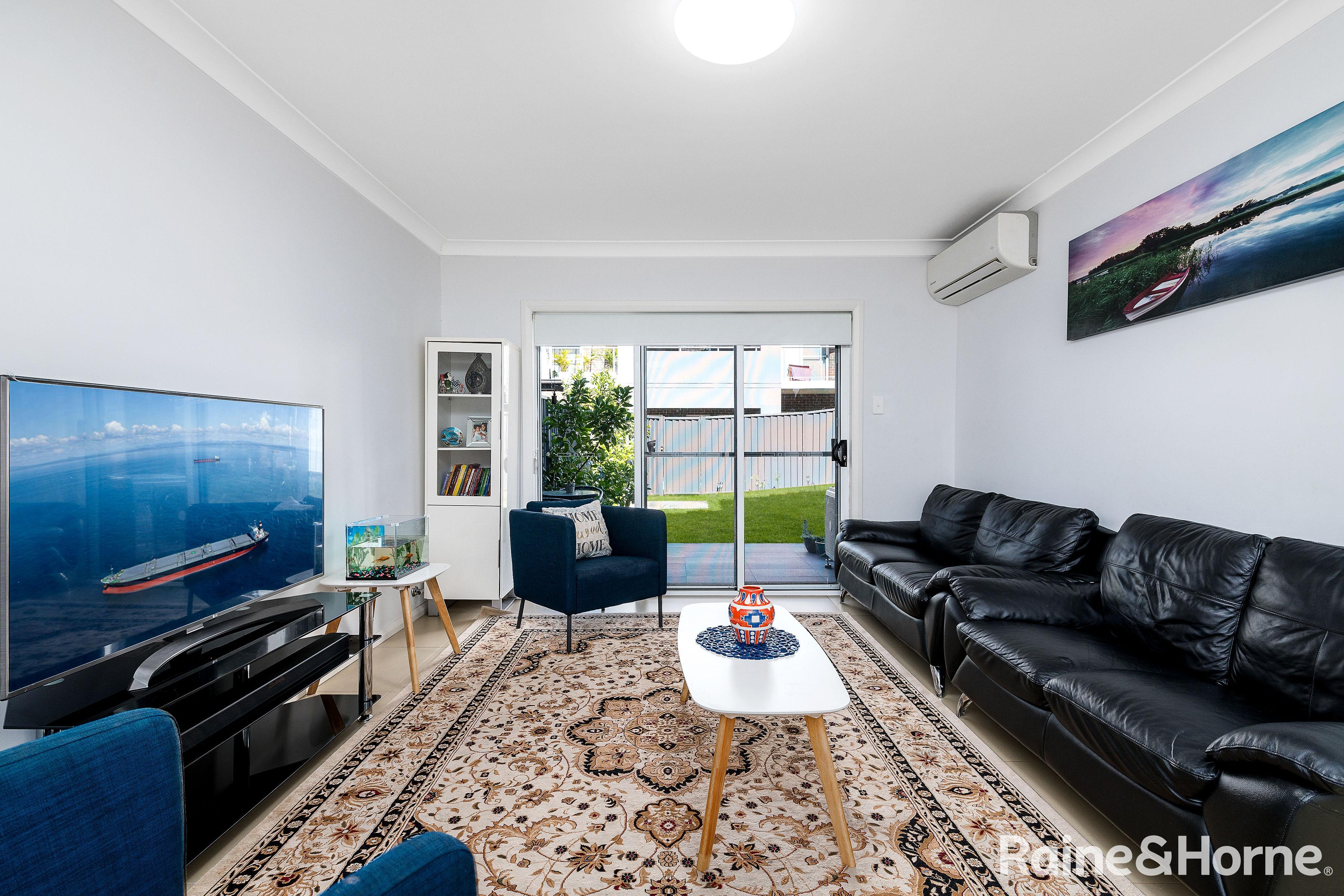 120-122 CUMBERLAND RD, INGLEBURN NSW 2565, 0 chambres, 0 salles de bain, Townhouse