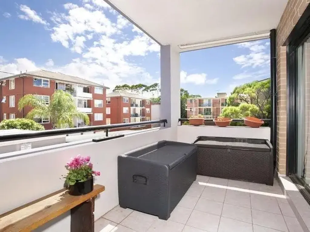 Modern Two-Bedroom Unit in Prime Coogee Location