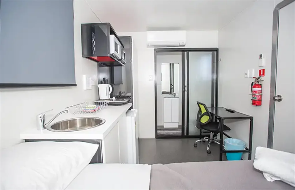 New Self-Contained Studio - FREE Wi-Fi and general cleaning