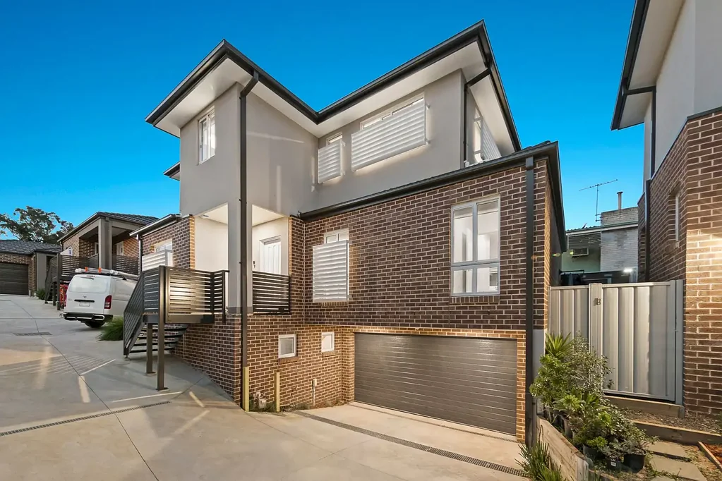 Noble Park 3 Bedroom The Brief: Experience Luxurious Urban Living at
2/1 Gell Ct, Noble Park
