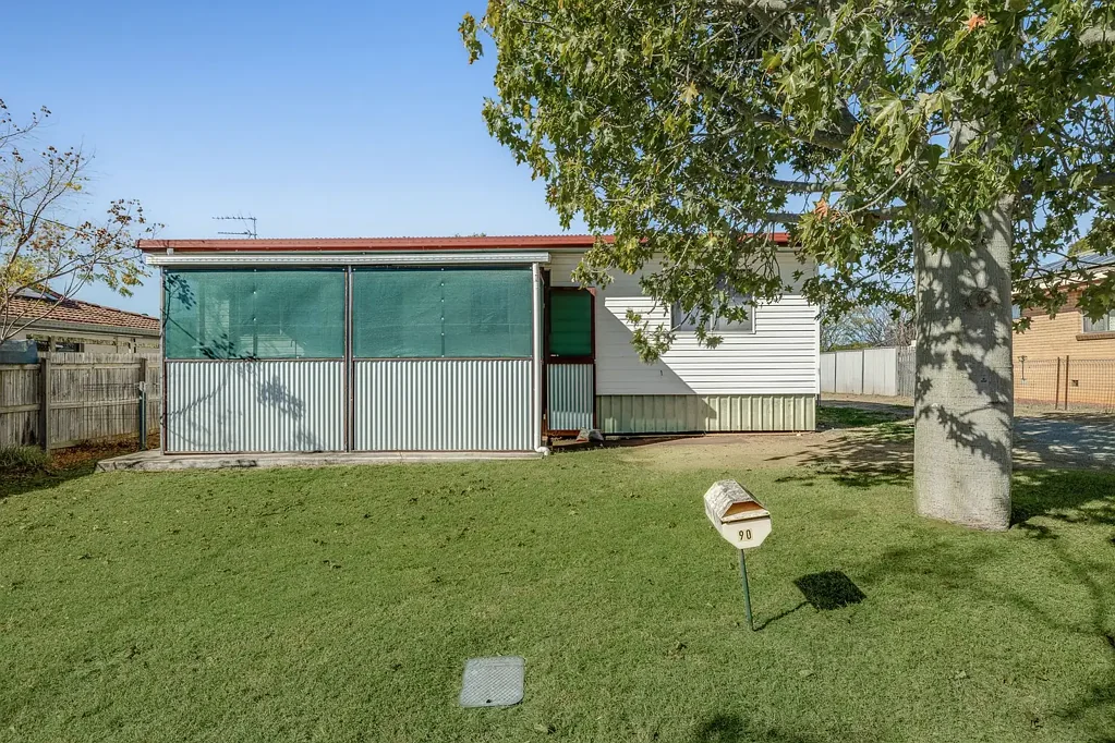 90 Proposch Street, Oakey, QLD 4401