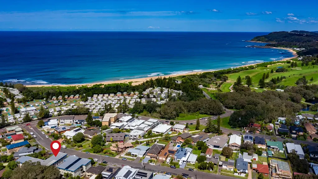Coastal Living in a Prime Location – Spacious 2 Bedroom Unit