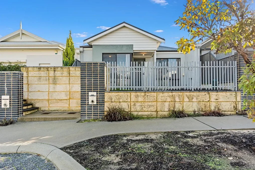 15 Cosmia Grove, Jindalee, WA 6036