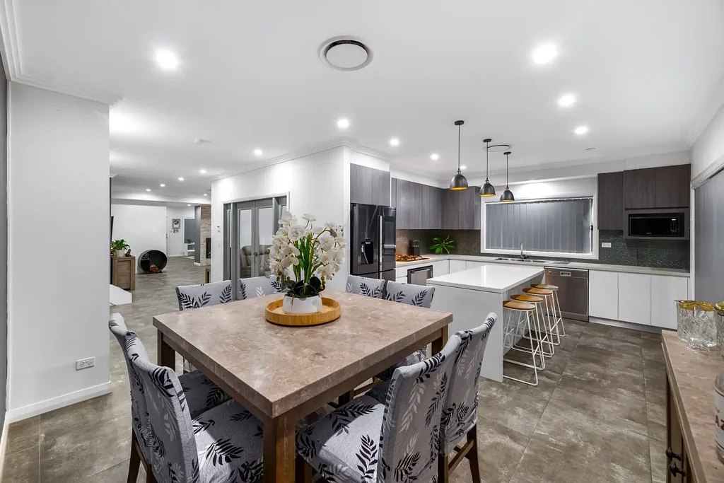 Cambridge Park 4બેડરૂમ Grand & Spacious Duplex in Great Location!