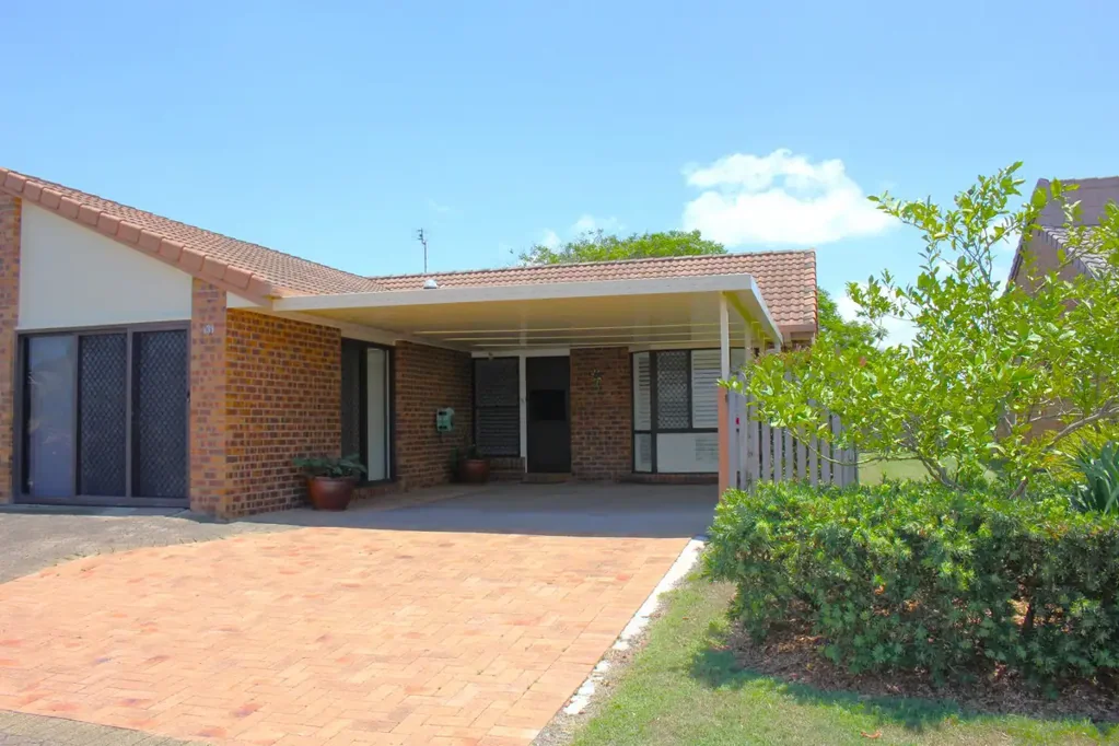 Beautifully Renovated Bijou in The Palms