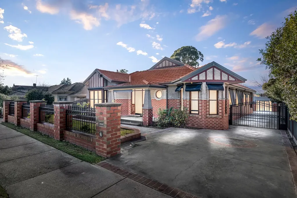 Essendon 4 Bedroom Family Entertainer Epitomises Excellence