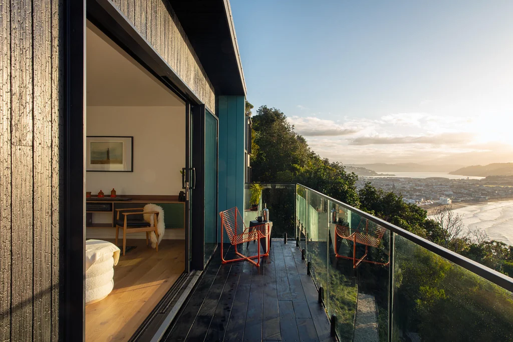 Houghton Bay 2房  BRAND NEW. ARCHITECTURALLY DESIGNED.