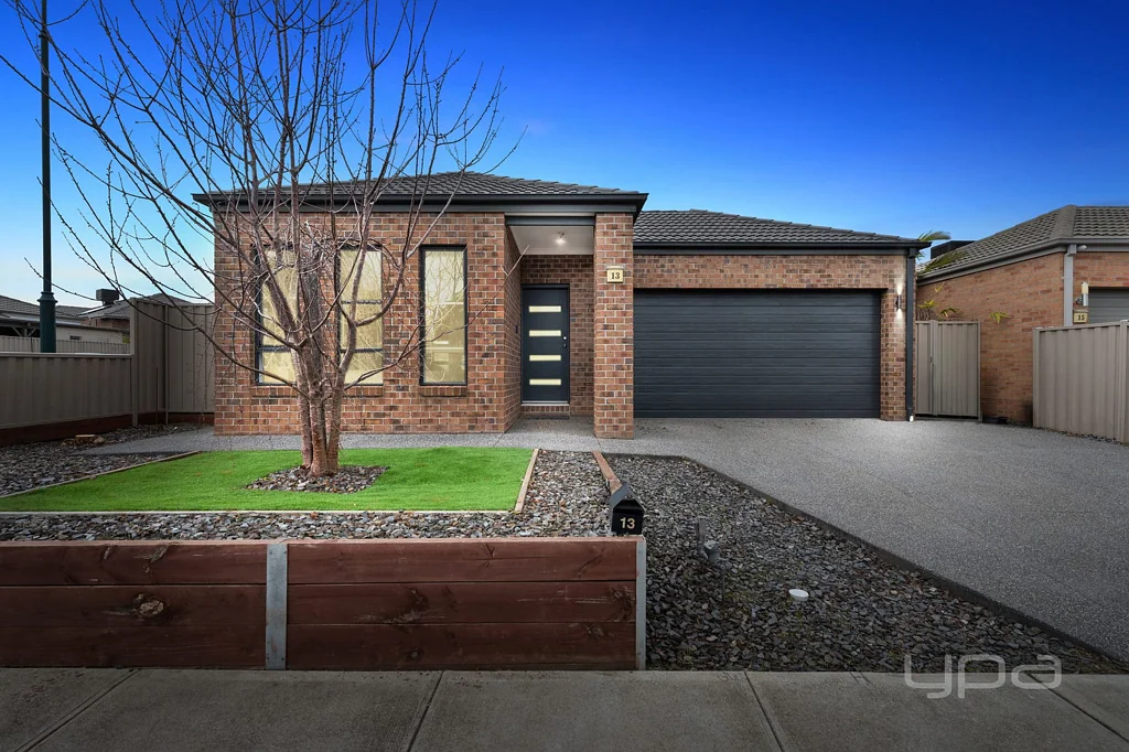 13 Riverbank Boulevard, Harkness, VIC 3337