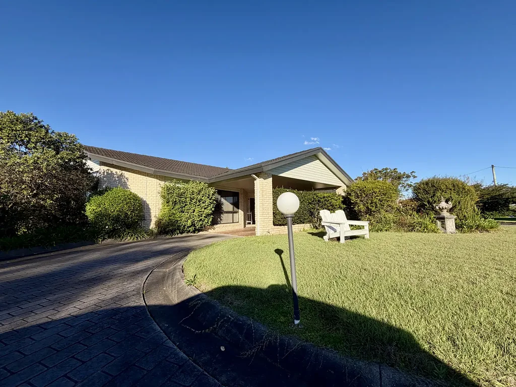 Semi-Rural Lifestyle with Town Convenience