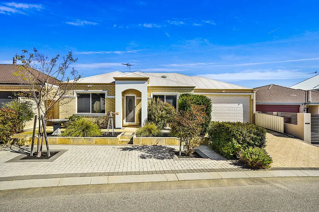 15 Eastcliff Street, Madeley, WA 6065