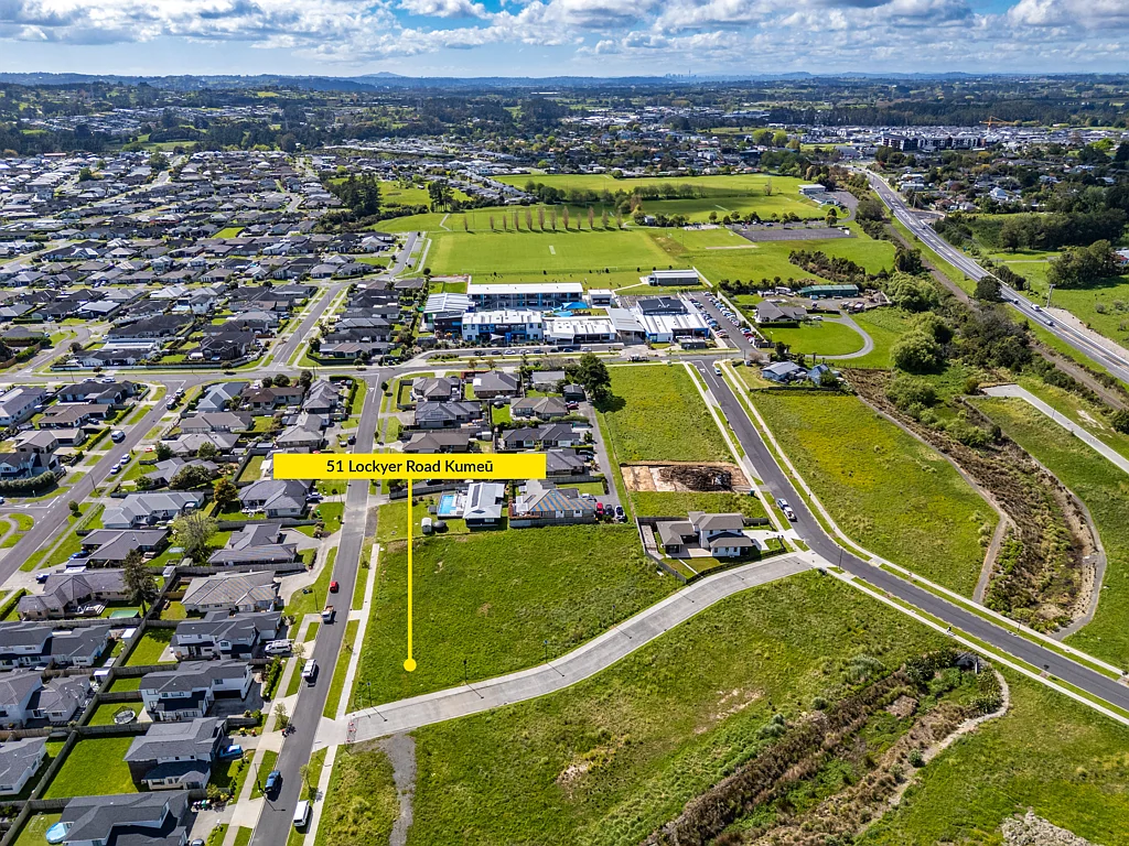 Kumeu Corner Site with Potential Expandable Upside
