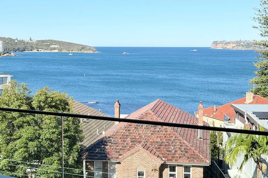 Stunning Harbour Views, Oversized Three-Bedroom Apartment, L
