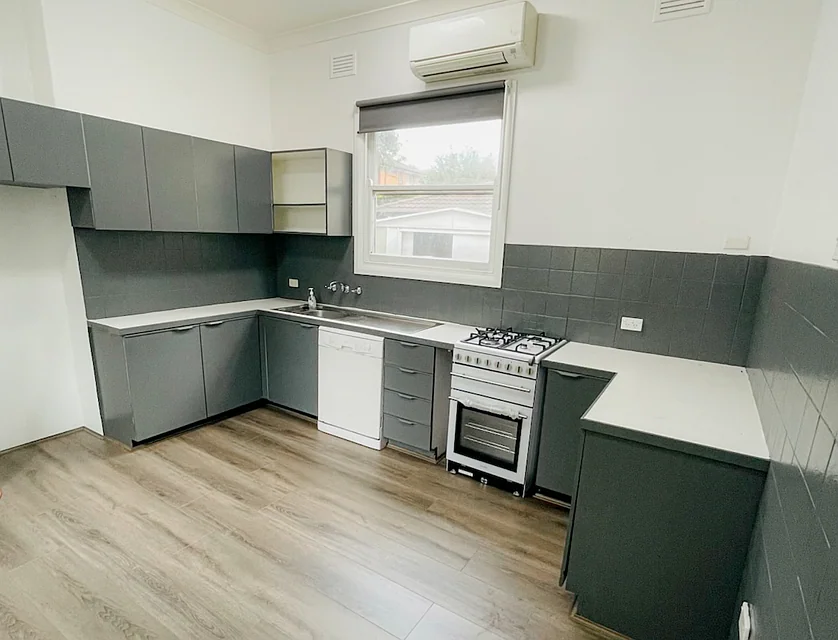 70 Villiers Avenue, Mortdale, St George, 3 ห้องนอน, 1 ห้องน้ำ, House