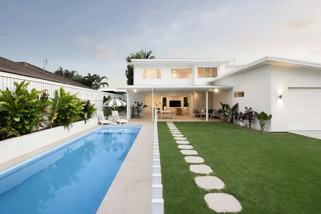 Mooloolaba 4房  Architectural Beachside Luxury, 600m from Mooloolaba