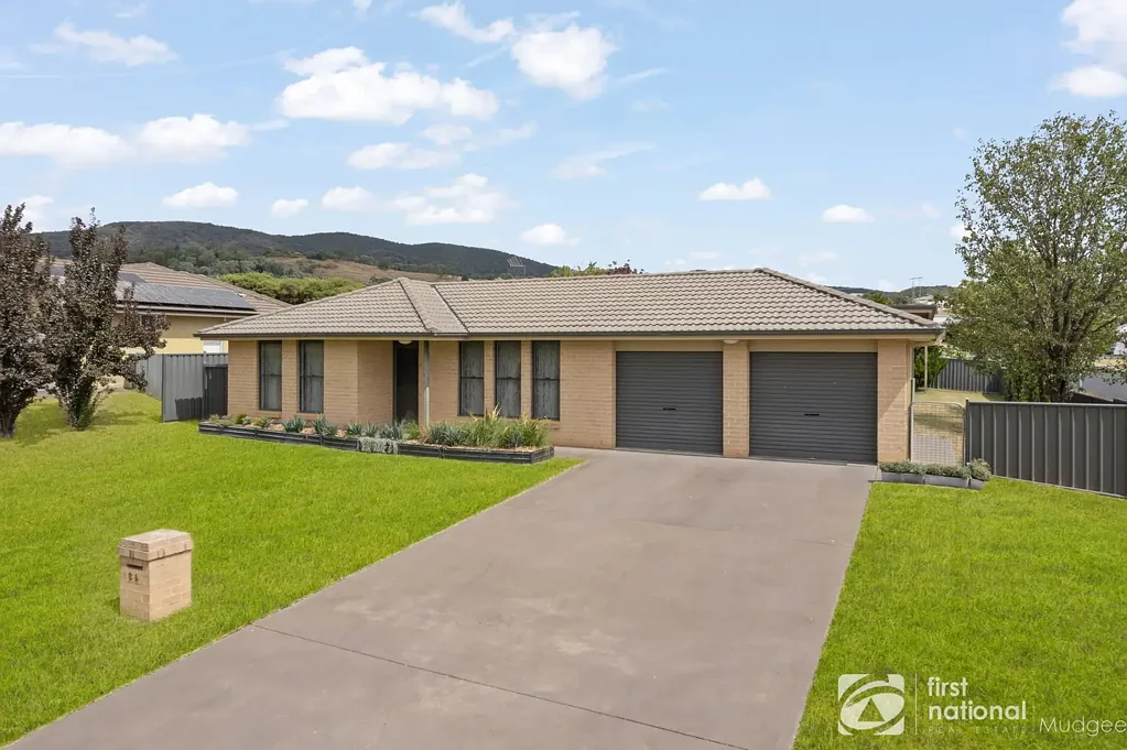 24 White Circle, Mudgee, NSW 2850