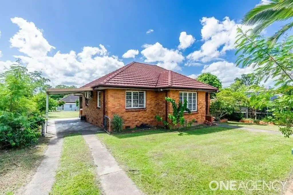 Inala 3房 宽敞698m²地块 三卧两车位 巨大后院 实用厨房 舒适吊扇 优越地理位置 Family Comfort Meets Future Opportunity