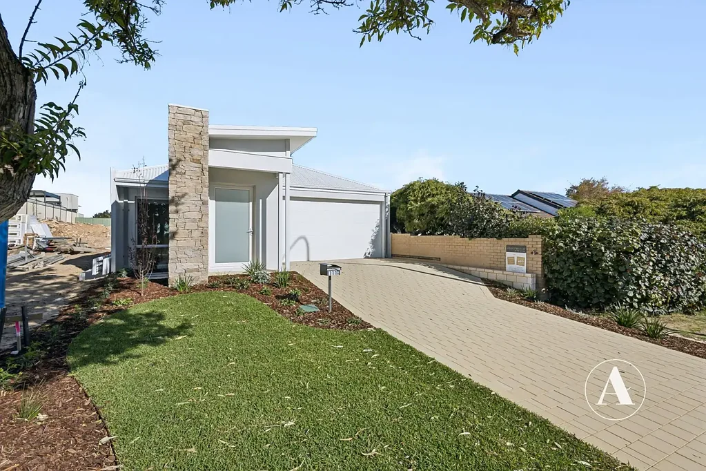 Architectural Luxury in Prestigious Wembley Downs