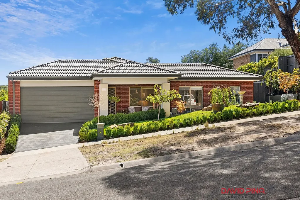 Sunbury 4 Bedroom Family Living Meets Entertainer's Dream in Canterbury Hills Estate