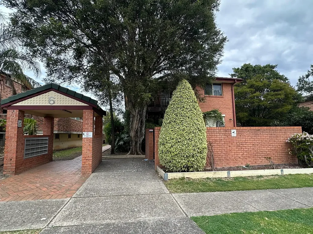 STYLISH 2 BEDROOM UNIT IN PRIME BANKSTOWN LOCATION