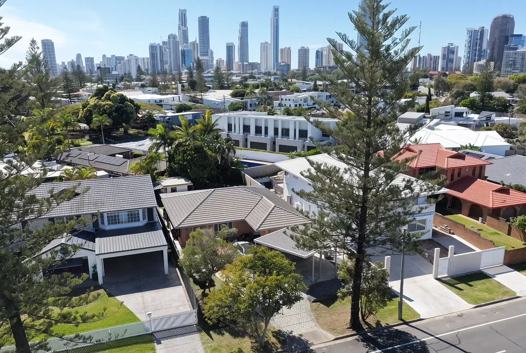 Surfers Paradise 4 Slaapkamer Owners Have Purchased Elsewhere – This Property Must Be Sold!