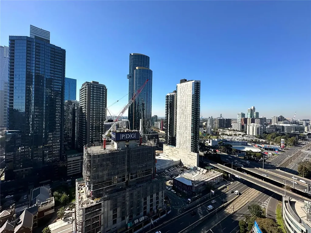 Stunning Partially Furnished City Road Apartment