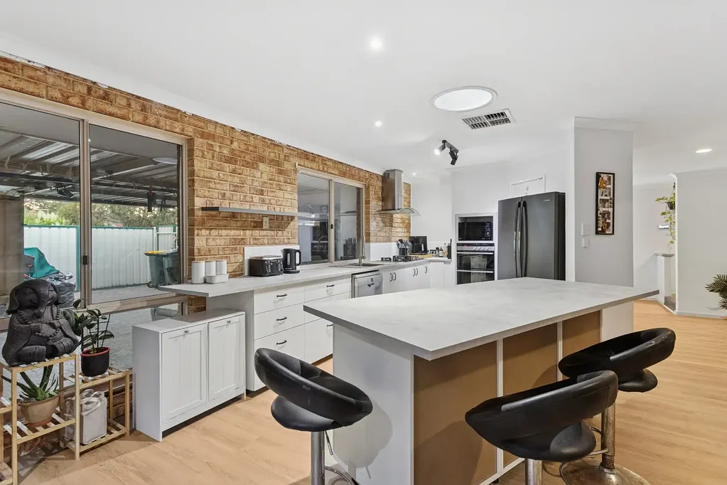 2 Summit Grove, Swan View, WA 6056