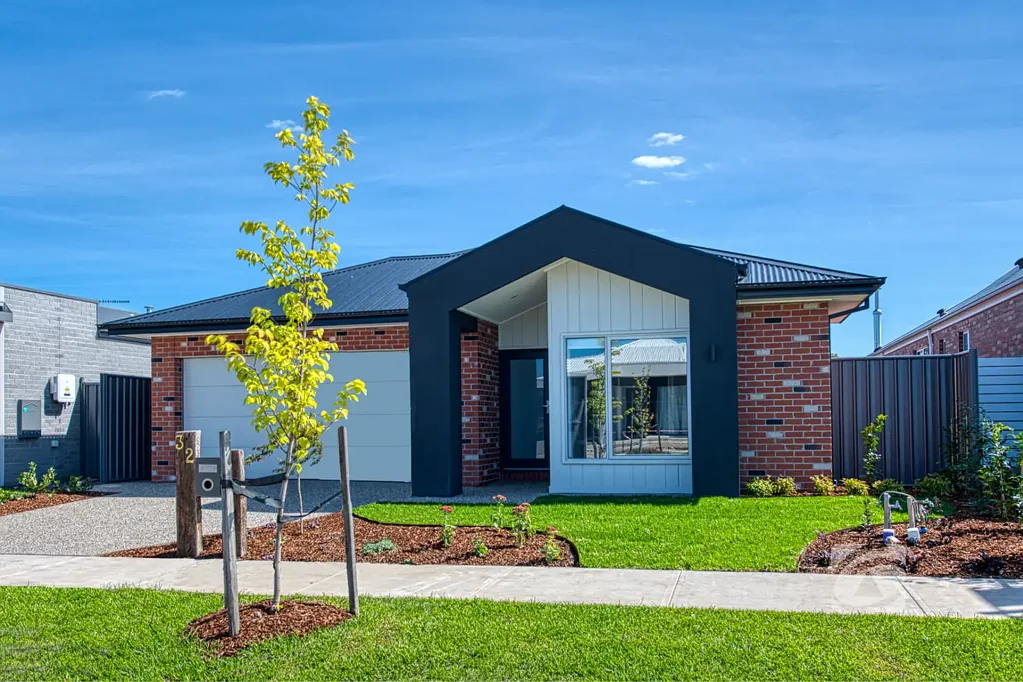 Nar Nar Goon 3 Bedroom Stylish Modern Living