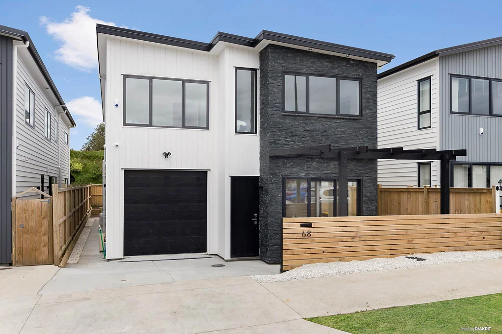 5 Bedroom with 1 Bedroom Separate Access!