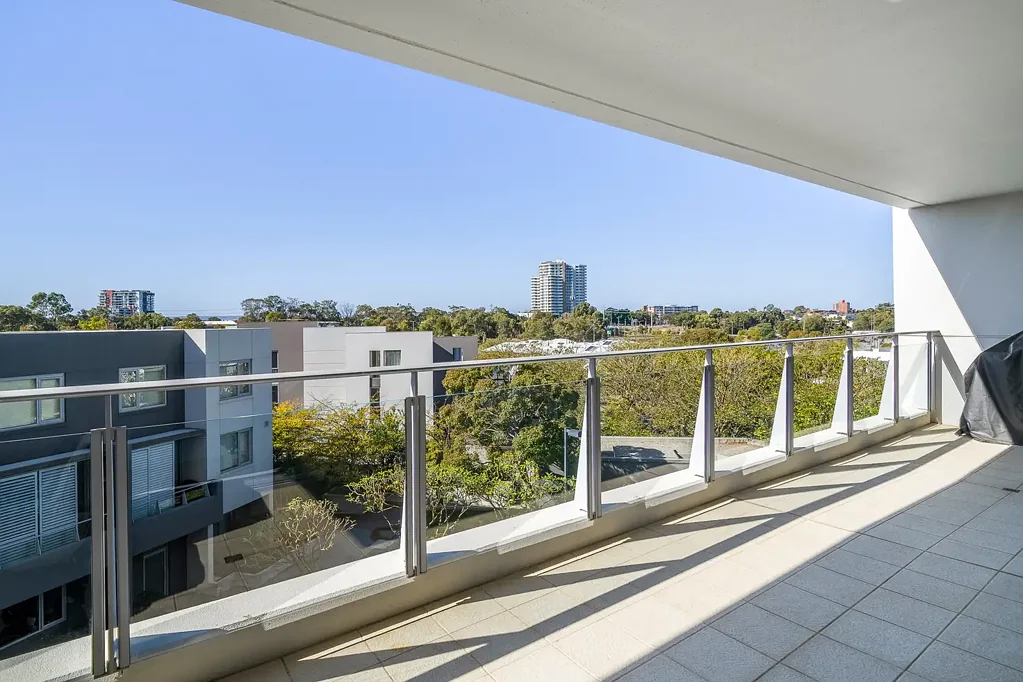 Full Furnished Stylish 2x2 Apartment with Views in the ALLEGRO Building – Resort-Style Living in Burswood