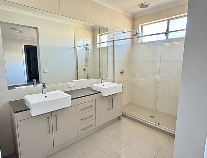 4 Longford Crescent, Weir Views, North West Melbourne, 4 कमरे, 2 बाथरूम, House