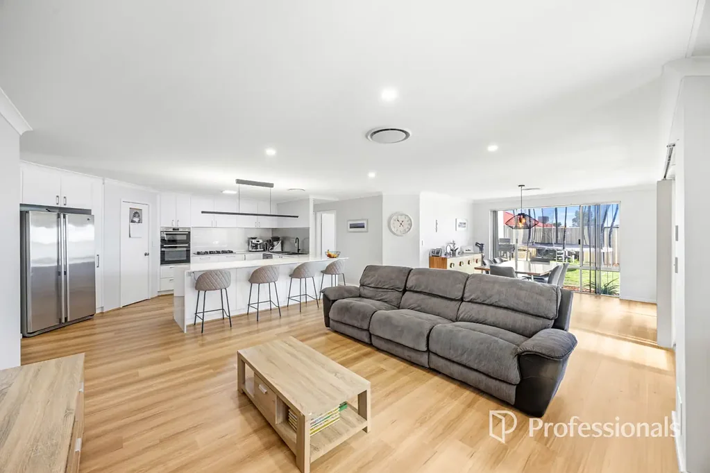 Eaton 4Moenga Wow! This Home Has Got The Lot!