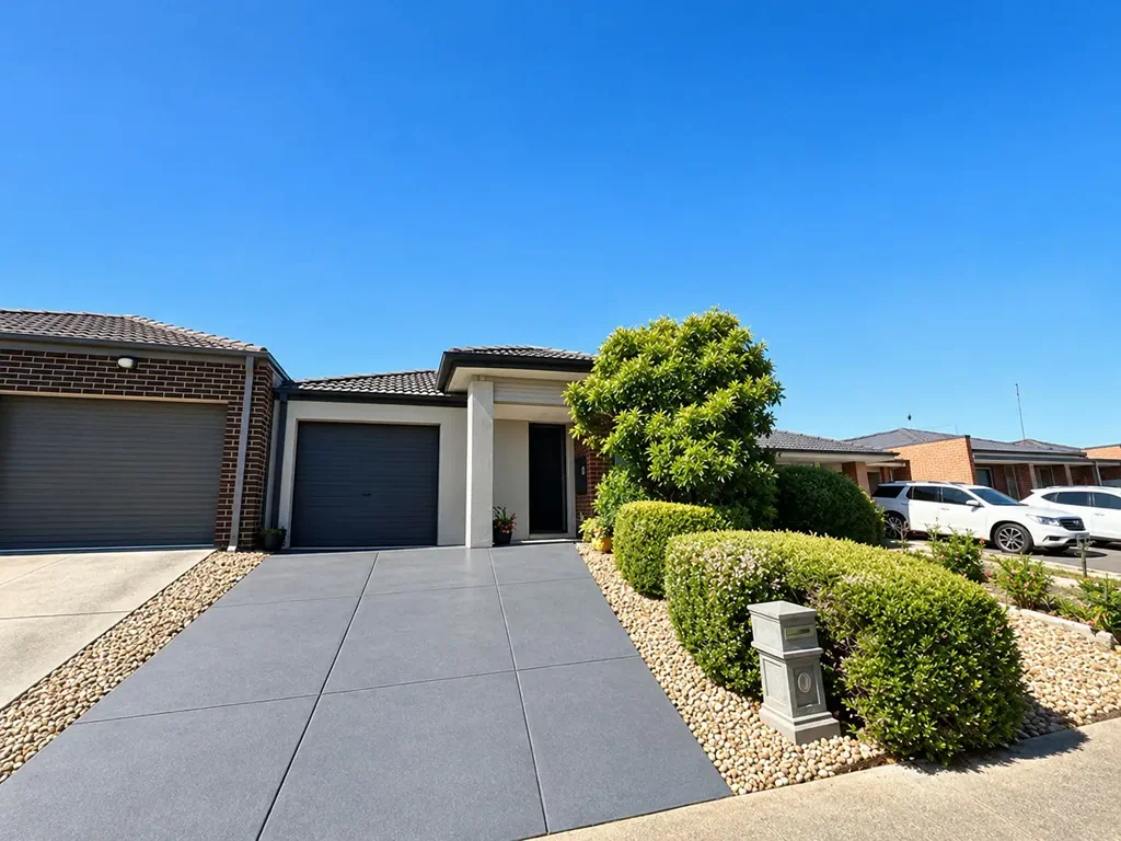 Modern Living Opposite Parklands