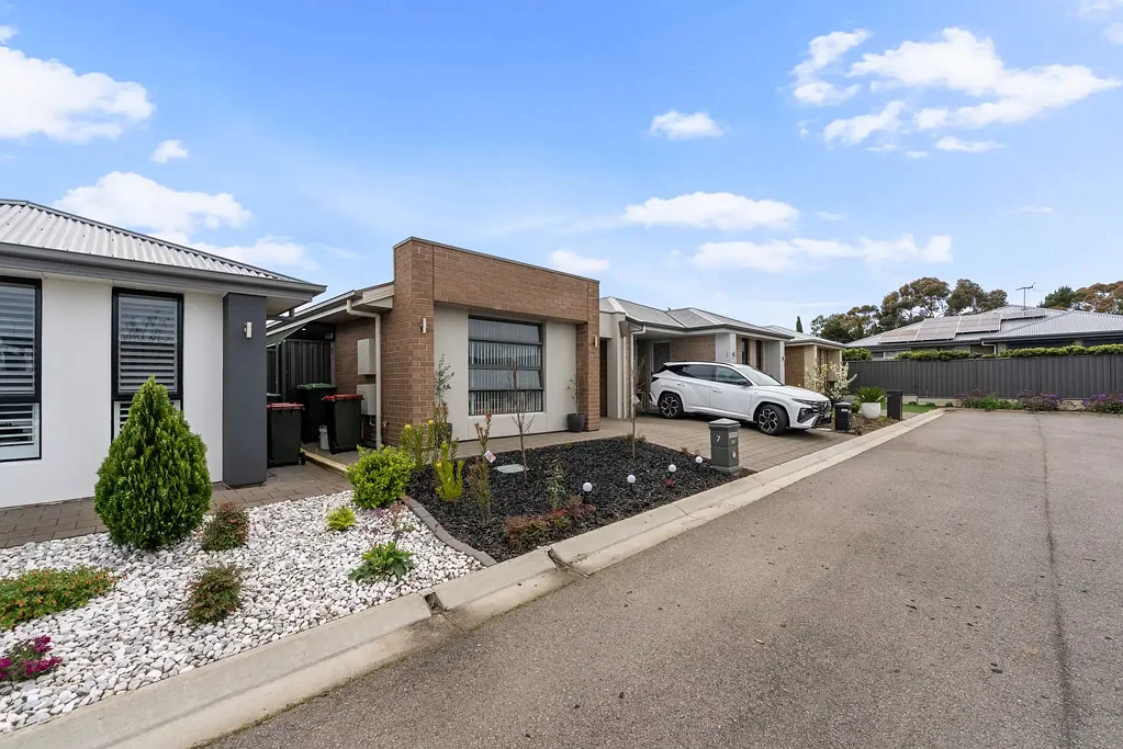 Morphett Vale 3Phòng ngủ Welcome to 7 Burgess Court, Morphett Vale