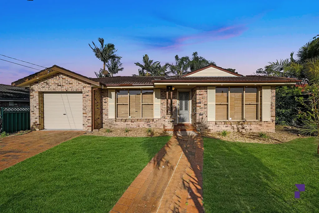 Greenacre 3બેડરૂમ Stylishly updated three-bedroom home in a peaceful cul-de-sac setting