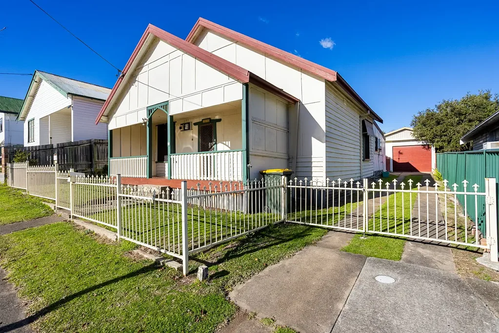90 Upper Street, Bega, NSW 2550