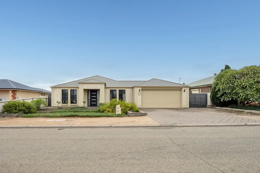 Port Pirie 4ห้องนอน PLENTY TO ADMIRE WITH SIZE ON IT'S SIDE