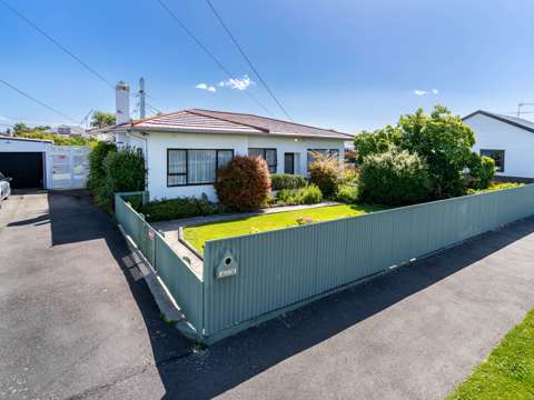 Mosgiel 4Habitaciones 4 Bedroom Home with Res 2 Zoning