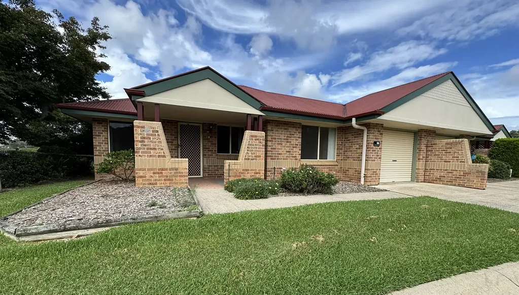 OVER 55's VILLA IN SOUGHT AFTER LOCATION