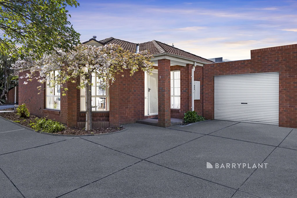 2/61 Strathavan Drive, Berwick, VIC 3806