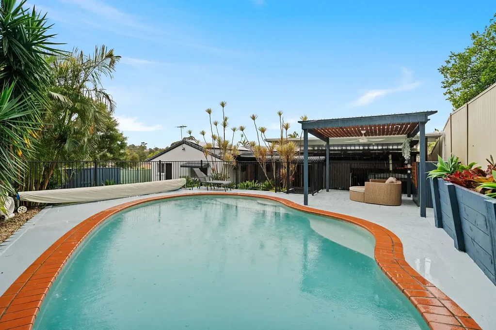 Alexandra Hills 4 Bedroom Modern Family Entertainer´s Dream on a Huge Block