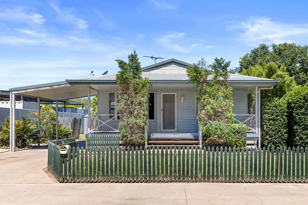 1/87 Roberts Street, Emerald, QLD 4720