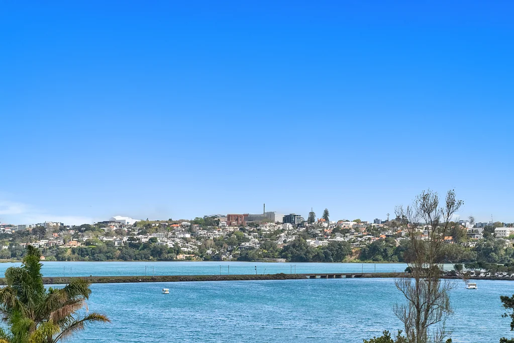 Orakei 4房  Paritai Location, Panoramic Views with Pool