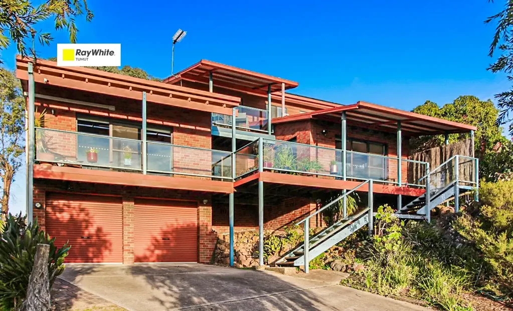 Tumut 4 Bedroom Views & Space!