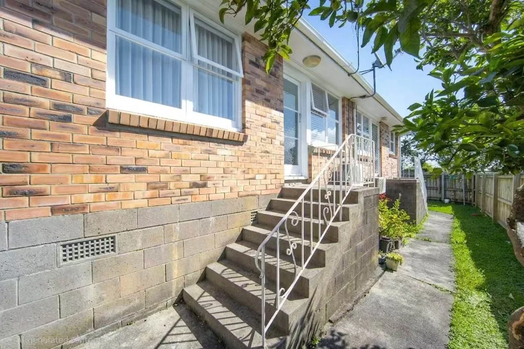 Mount Albert 2 Slaapkamer Affordable City-Fringe - Highly Motivated Owner