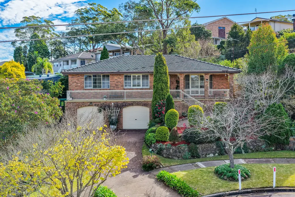 Elermore Vale 4Kwarto Elevated Family Living with Space, Views & Timeless Appeal