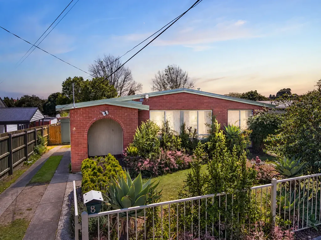 Dandenong North 2कमरा A Great Start on 590m2 Approx.