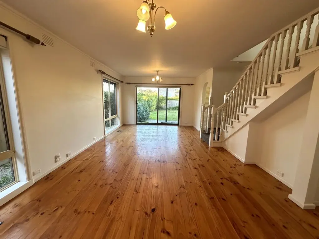 SEA VIEWS FROM THIS LARGE FAMILY HOME!