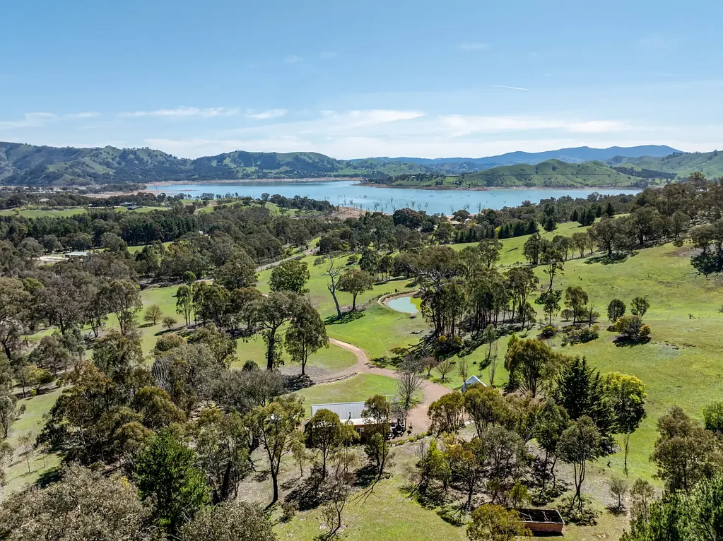 Bonnie Doon 2 Slaapkamer Country Charm & Endless Character on 14 Private Acres Near Lake Eildon